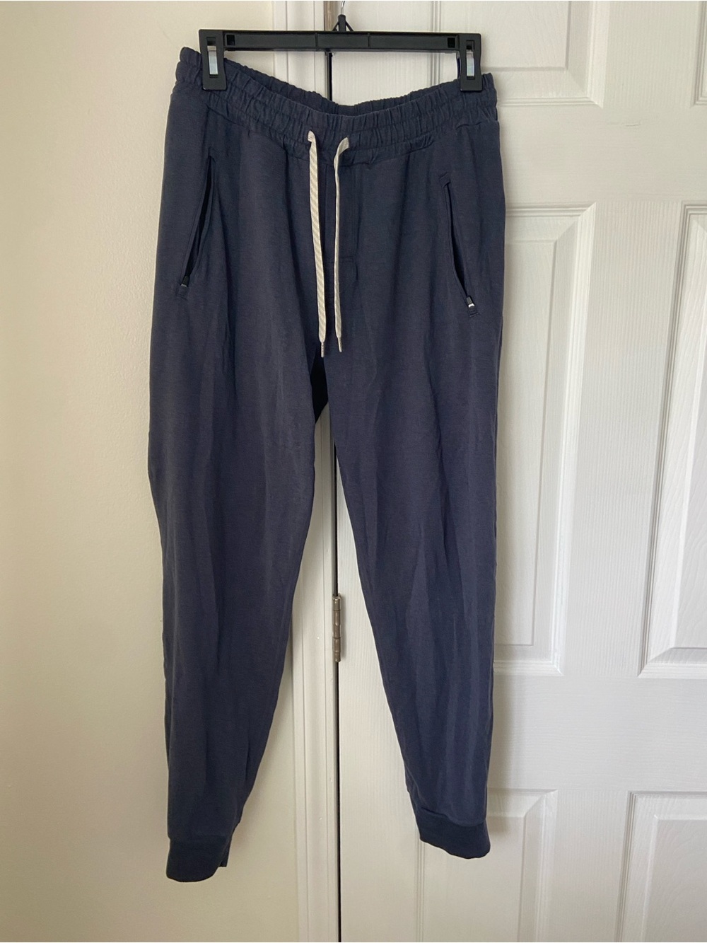 Vuori Men's Performance Jogger Sweat Pants Size M Navy Blue Stretch